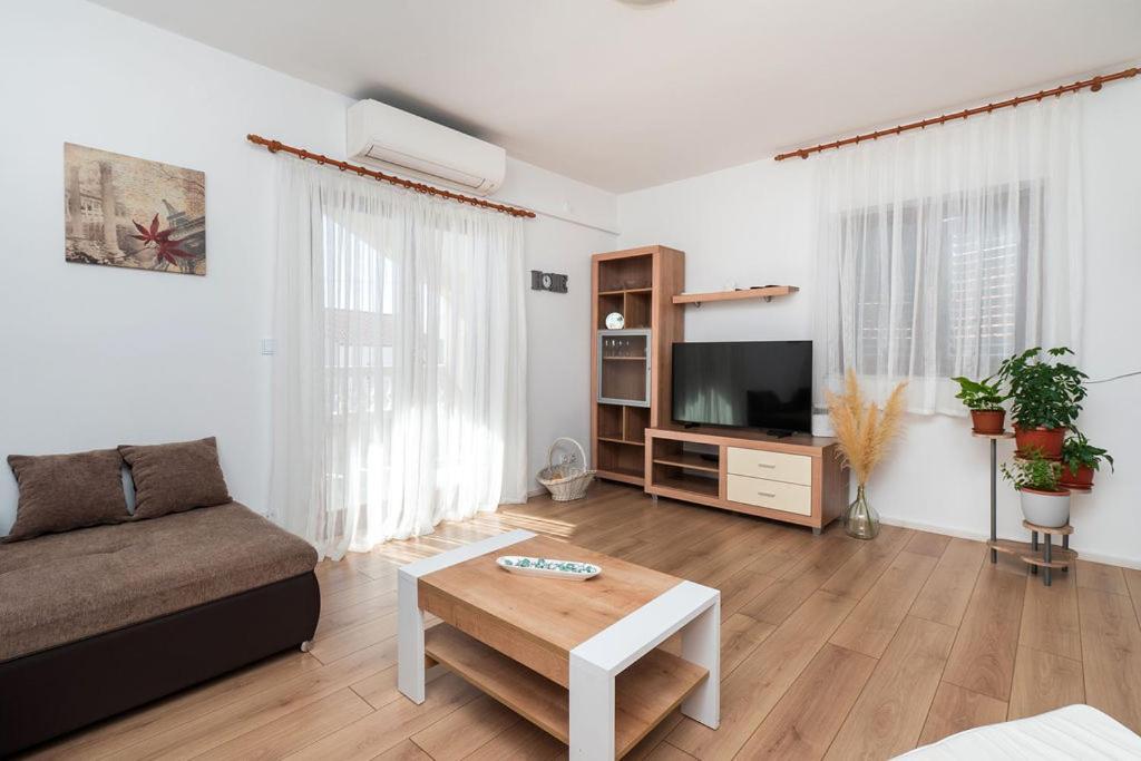 Apartments Janjac Vodice Esterno foto