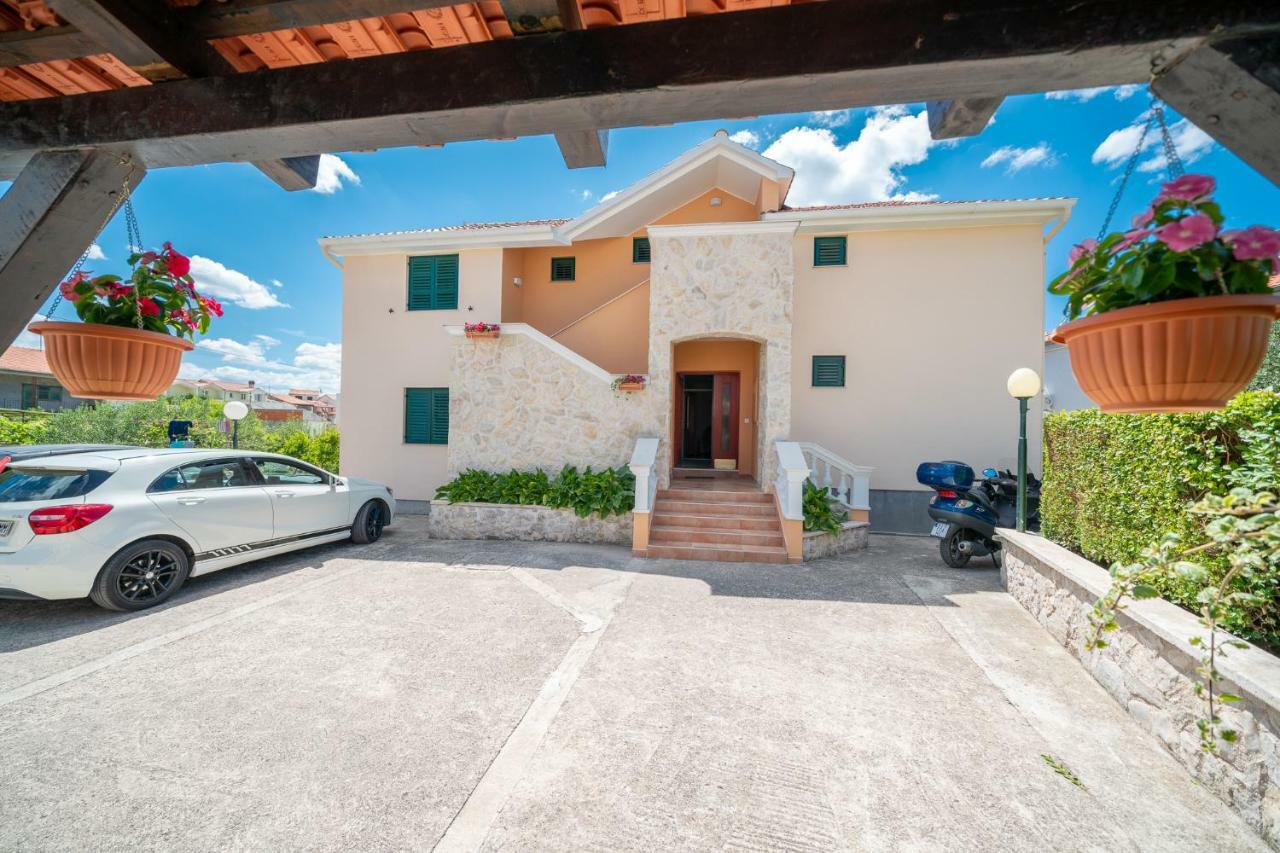 Apartments Janjac Vodice Esterno foto